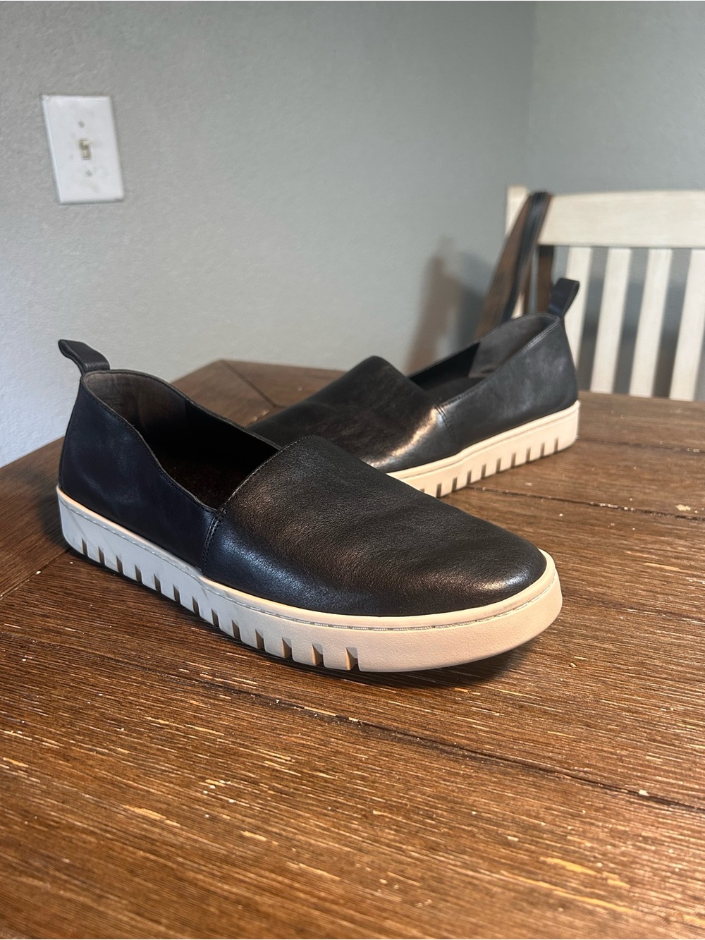 Vionic uptown a-line leather slip on size 8.5 - Picture 2 of 12